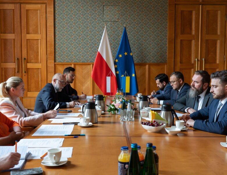 Польща підтримала вивчення української як другої іноземної у школах