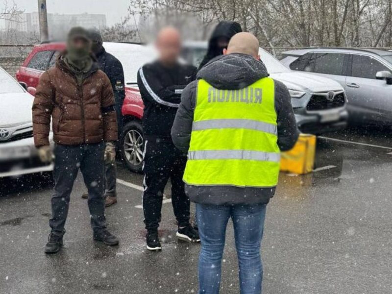 Посадовцю Конституційного суду загрожує п’ять років за схему для ухилянтів