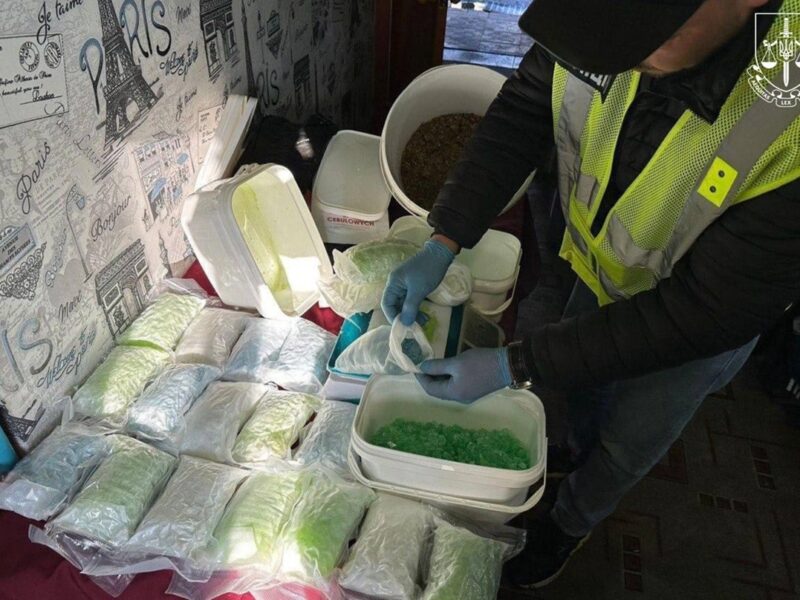 Правоохоронці знешкодили 7 наркоугруповань за добу