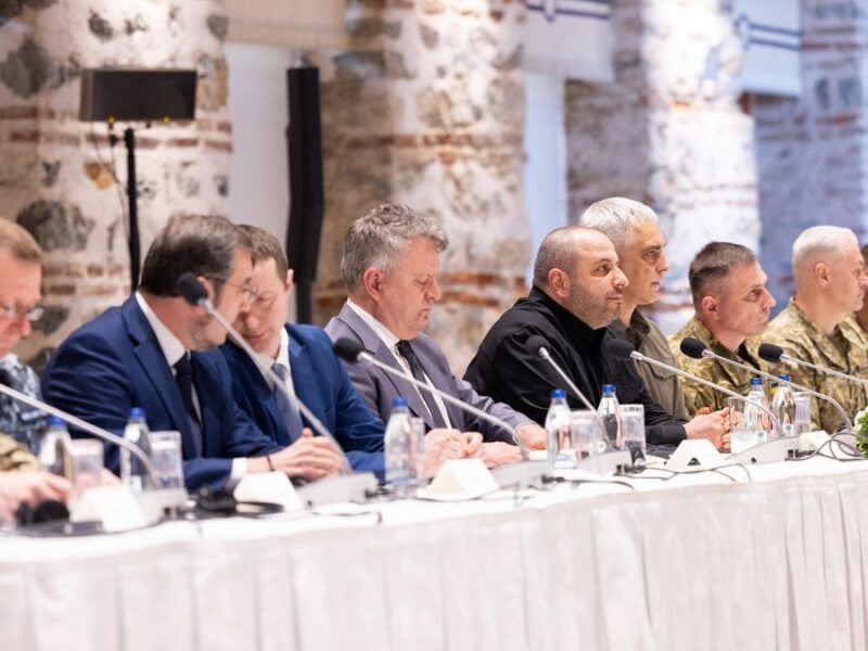 РФ намагається виграти час. Реакція на переговори