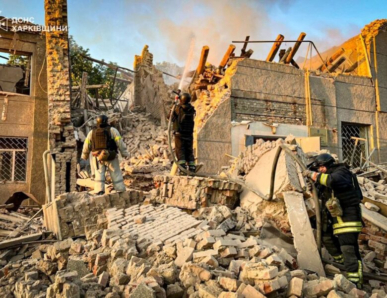 РФ вдарила дронами по адмінбудівлі на Куп’янщині