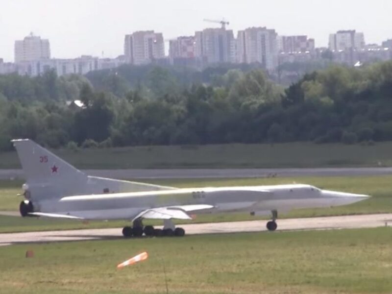 Росія перекинула 40 Ту-22М3 на аеродром Оленья – ЗМІ