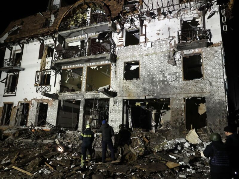 Росія цілеспрямовано б’є по готелях з іноземними журналістами – RSF