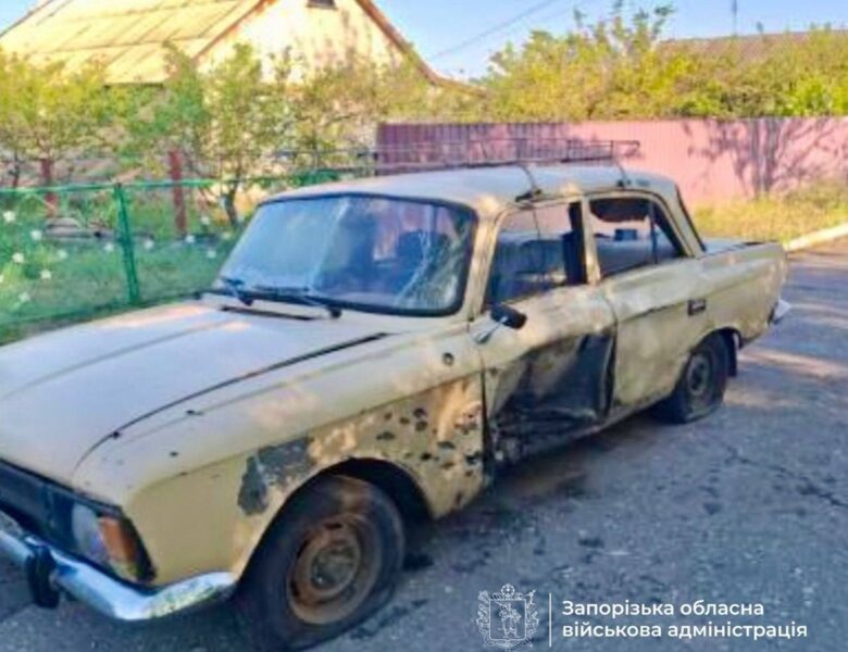 Росіяни атакували з дрона цивільне авто на Запоріжжі, є поранений