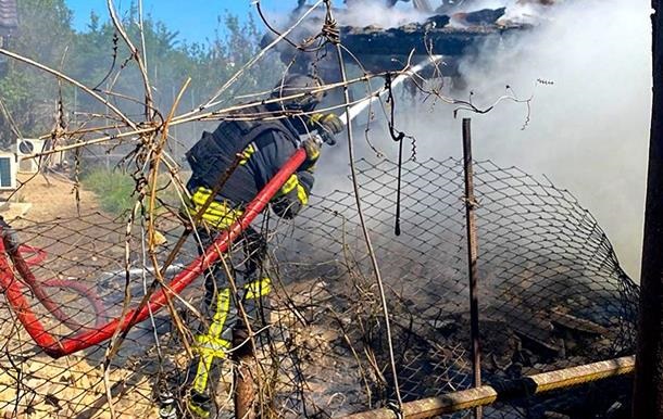 Росіяни обстріляли Херсон: загинула жінка