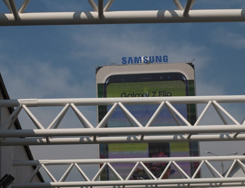 Samsung відмовилась від російських металів для виробництва дисплеїв