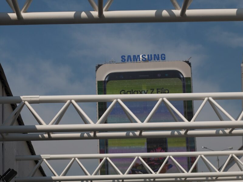 Samsung відмовилась від російських металів для виробництва дисплеїв