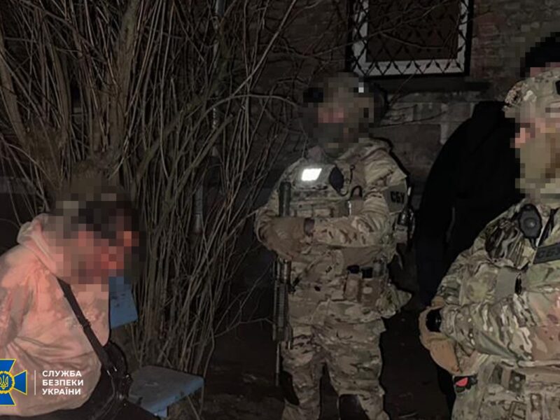 СБУ затримала  чотирьох торговців “трофейною” зброєю