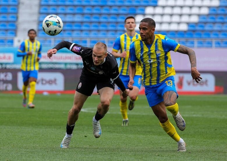 Шахтар у матчі із Зарею іде з поля з малим шансом триматися другим