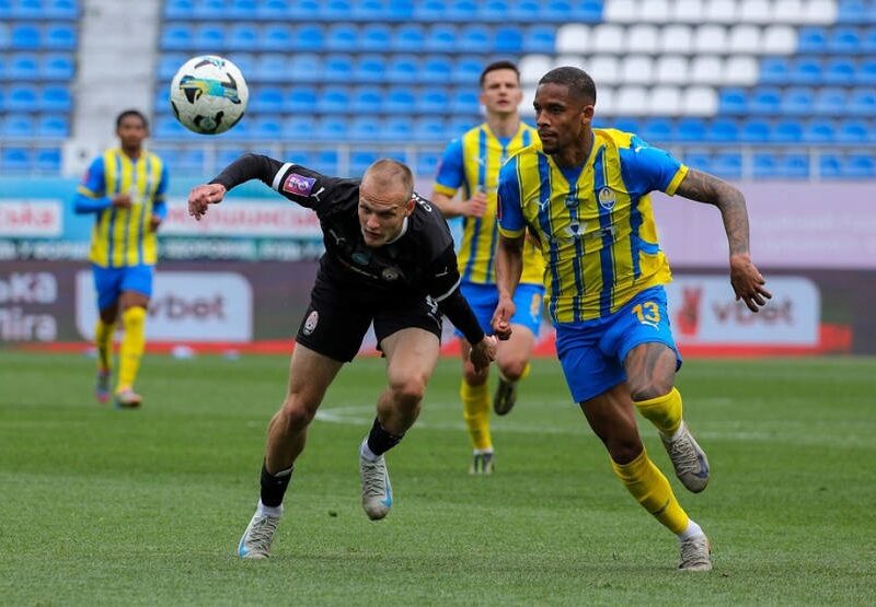 Шахтар у матчі із Зорею іде з поля з малим шансом триматися другим