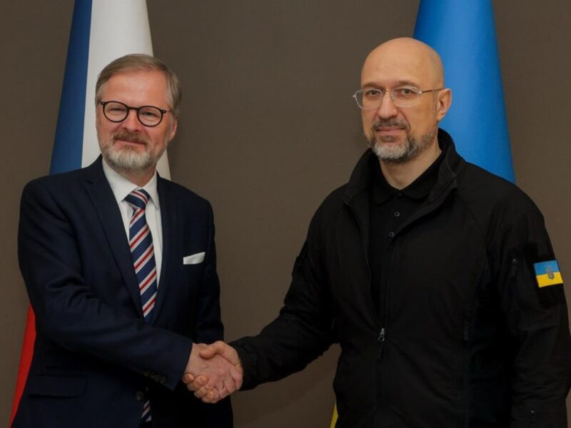 Шмигаль зустрівся з прем’єром Чехії в Ужгороді