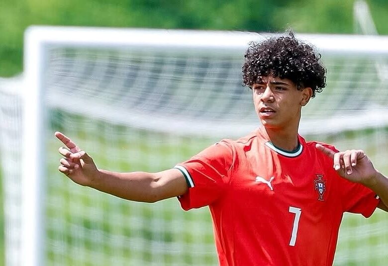 Син Роналду дебютує за збірну Португалії до 15 років і забиває двічі