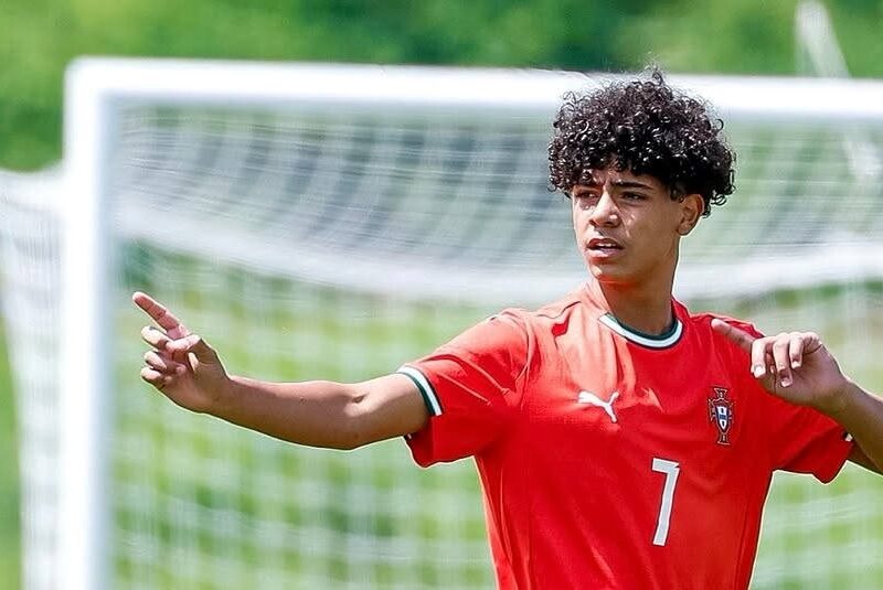 Син Роналду дебютує за збірну Португалії до 15 років і забиває двічі