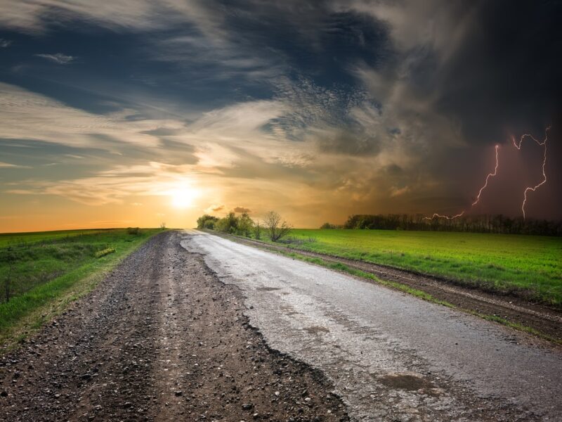 Сонце й грози: прогноз погоди на вихідні