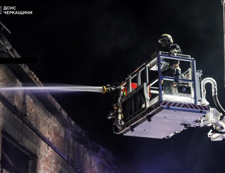 Стали відомі наслідки атаки “шахедів” на Черкаси