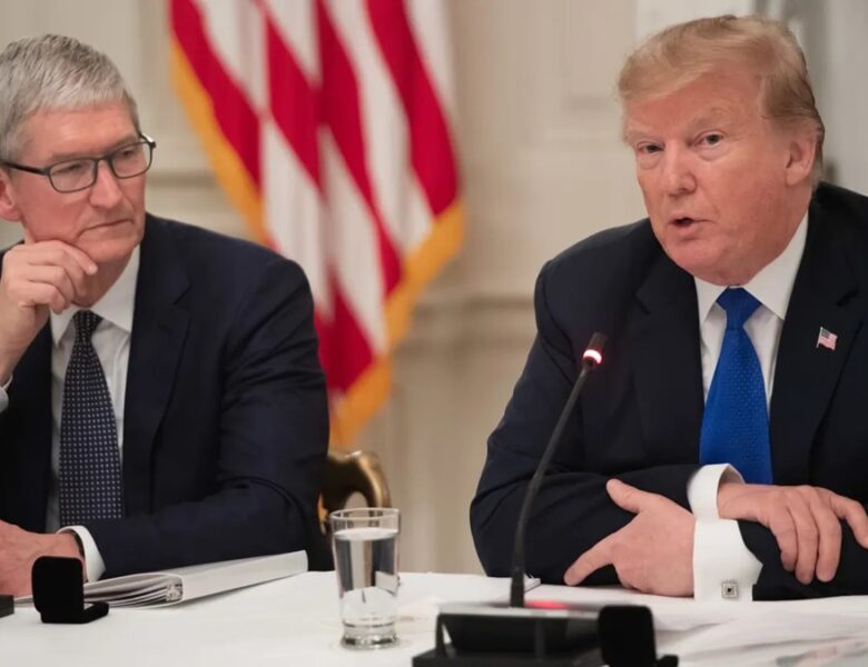Трамп персонально сказав Тіму Куку, що не хоче виробництва Apple в Індії