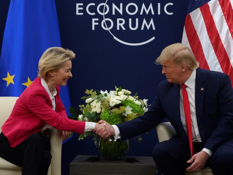 Трамп відклав мита на імпорт з ЄС