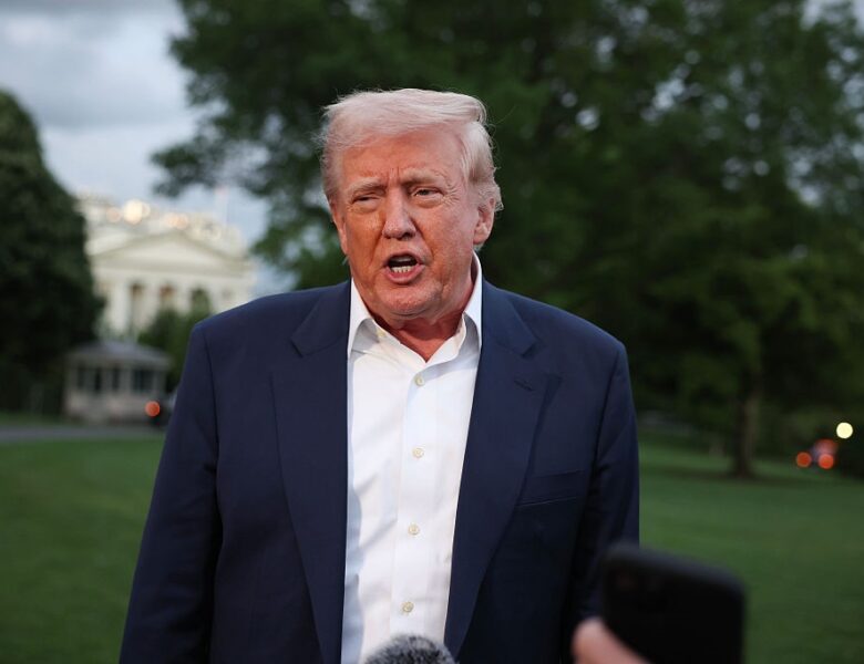 Трамп вимагає, щоб Україна погодилася на переговори з РФ у Туреччині