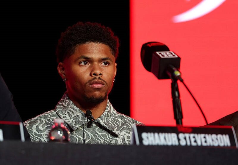 Тримає пояс у заручниках: Стівенсон висловився про Ломаченка