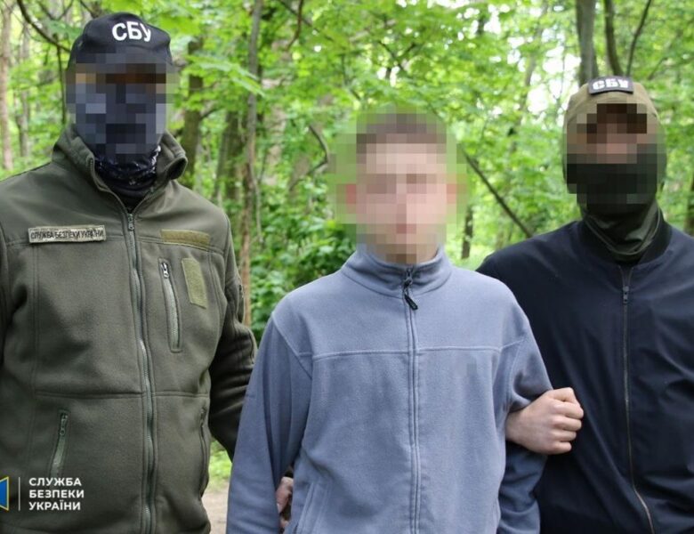 У Києві затримали підлітка, який збирався підірвати ТЦК