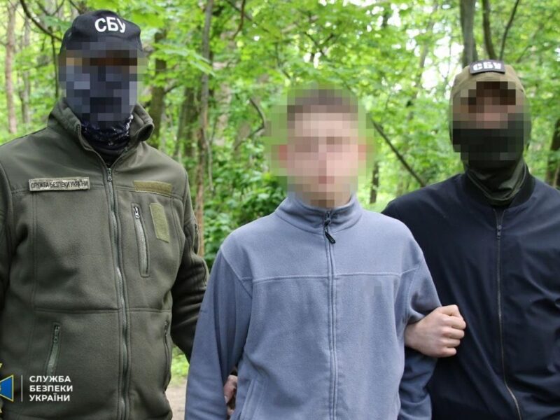 У Києві затримали підлітка, який збирався підірвати ТЦК