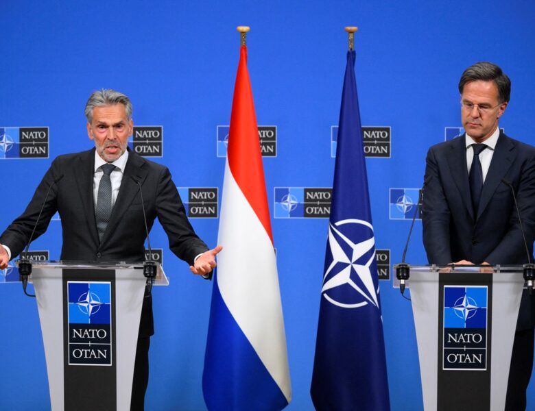 У НАТО не впевнені, чи запросять Зеленського на саміт