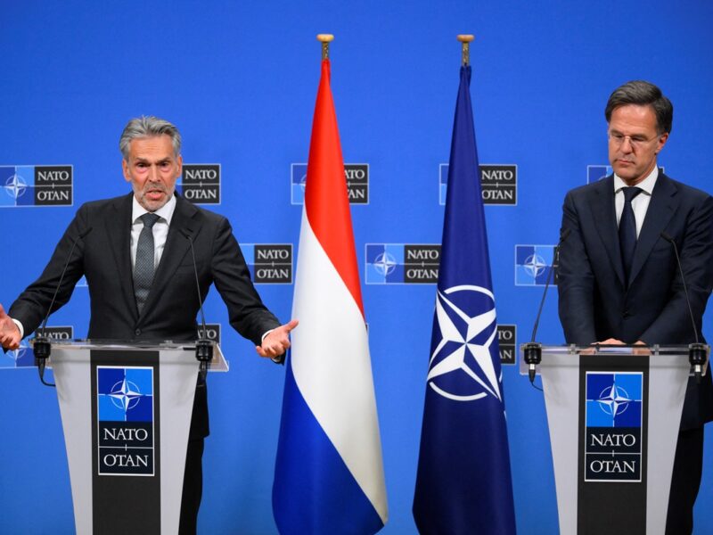 У НАТО не впевнені, чи запросять Зеленського на саміт