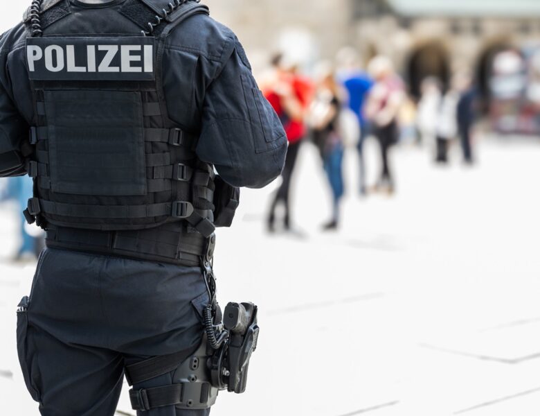 У Німеччині затримали членів підліткового неонацистського угруповання