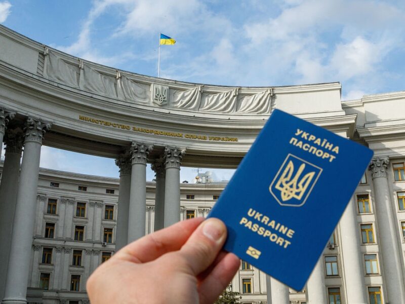 У Раді пропонують дозволити виїзд чоловікам до 23-24 років