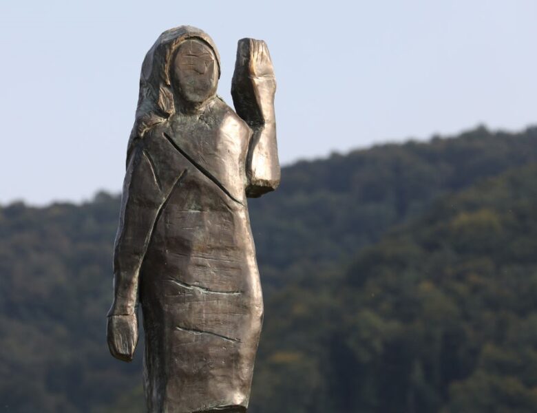 У Словенії зникла статуя Меланії Трамп