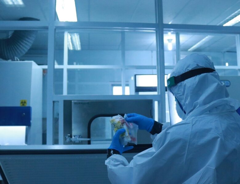 У світі швидко поширюється новий високозаразний варіант COVID-19