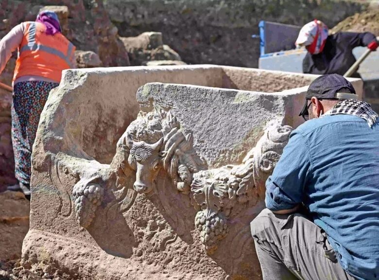 У турецькому “Місті гладіаторів” виявили 2000-річний саркофаг