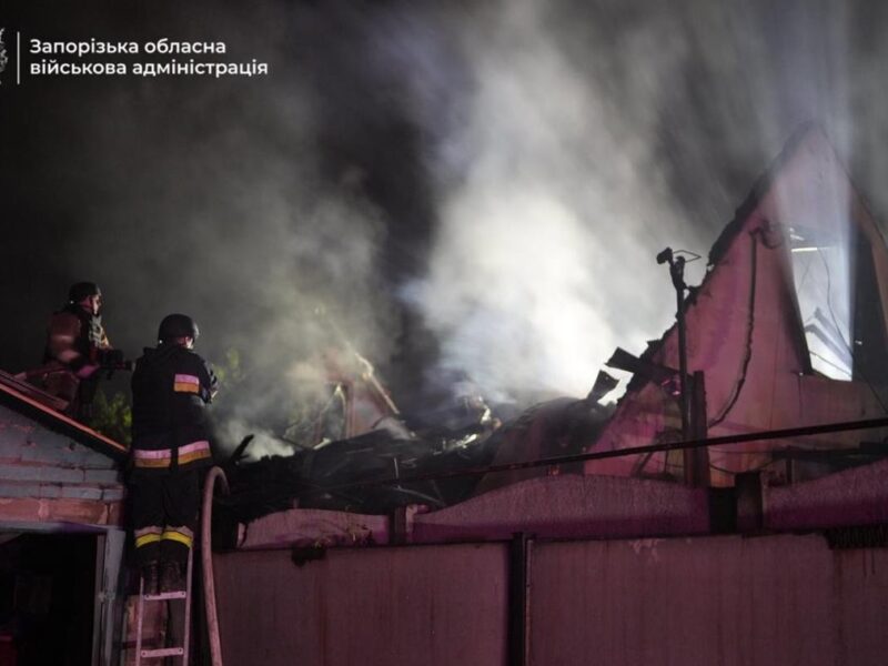 Удар по Запоріжжю: з’явилися кадри наслідків