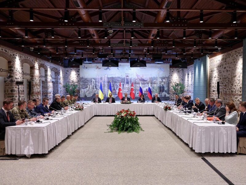 Україна і Росія розпочали переговори у Стамбулі