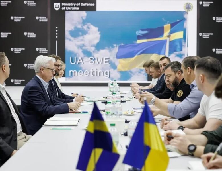 Україна та Швеція домовились про модернізацію літаків