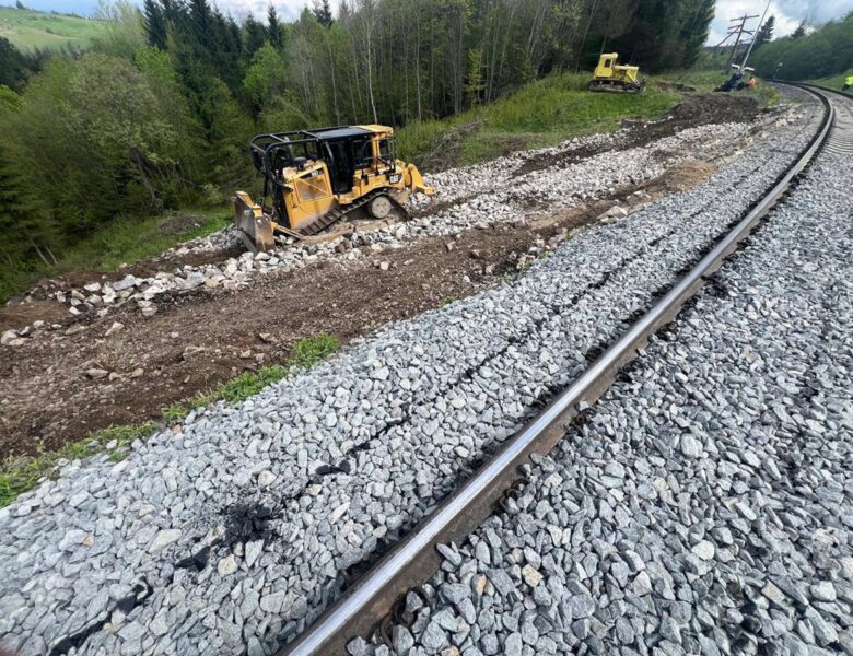 УЗ відновлює інфраструктуру у Карпатах, де стався провал грунту