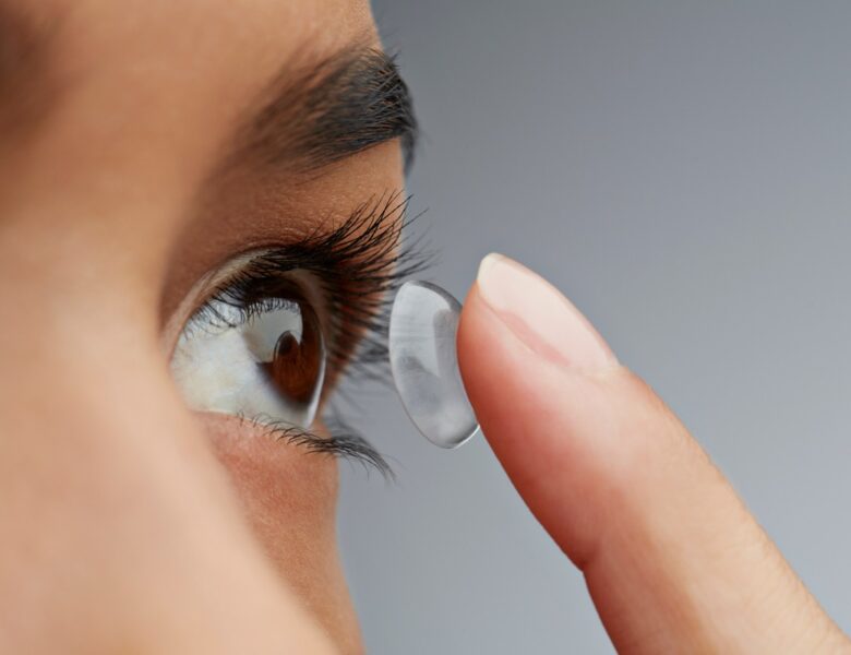 В Китаї створили контактні лінзи, які дозволять бачити в темряві