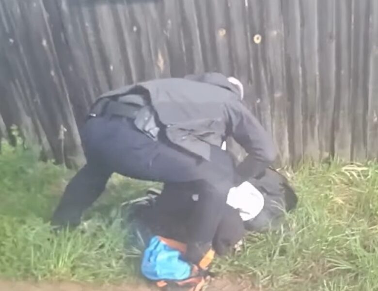 В РФ затримали підлітків за “підготовку підпалу будівлі Міноборони”