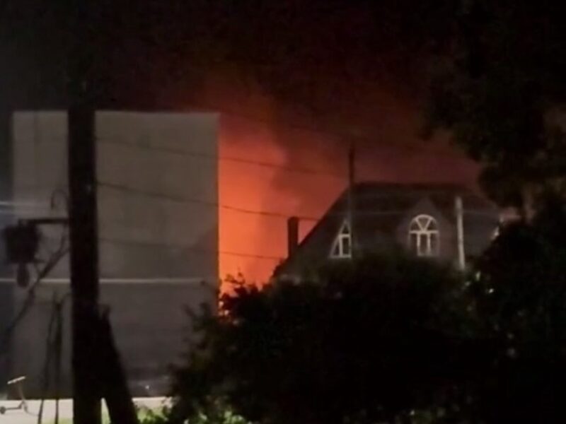 В Рильську дрон вдарив по готелю з російськими військовими