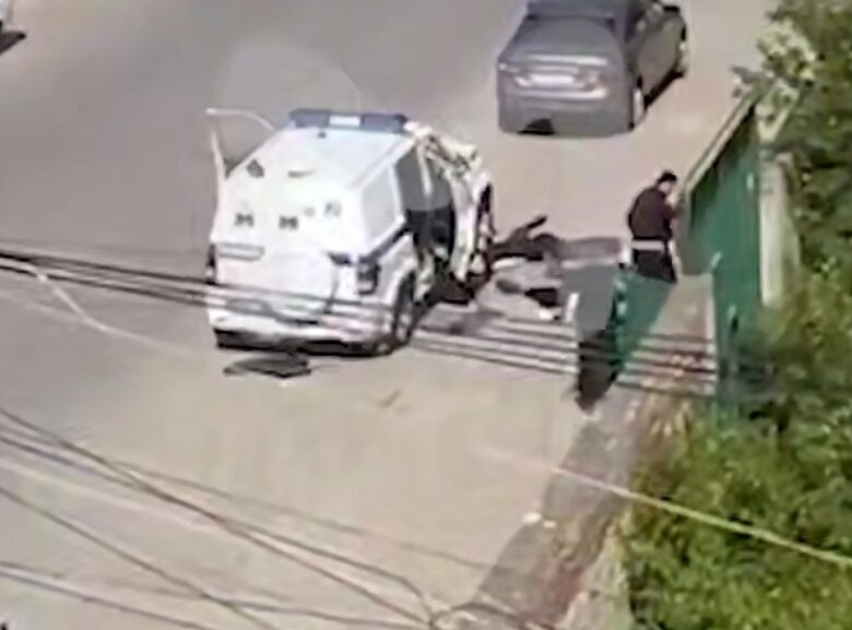 В російській Махачкалі напали на поліцію: є жертви