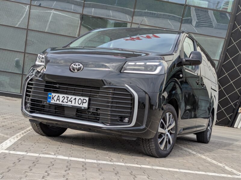 Великий вен та ще більші можливості: Toyota Proace і Proace Verso