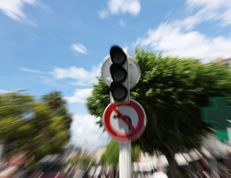 Відповідальність за блекаут у Франції взяли на себе анархісти