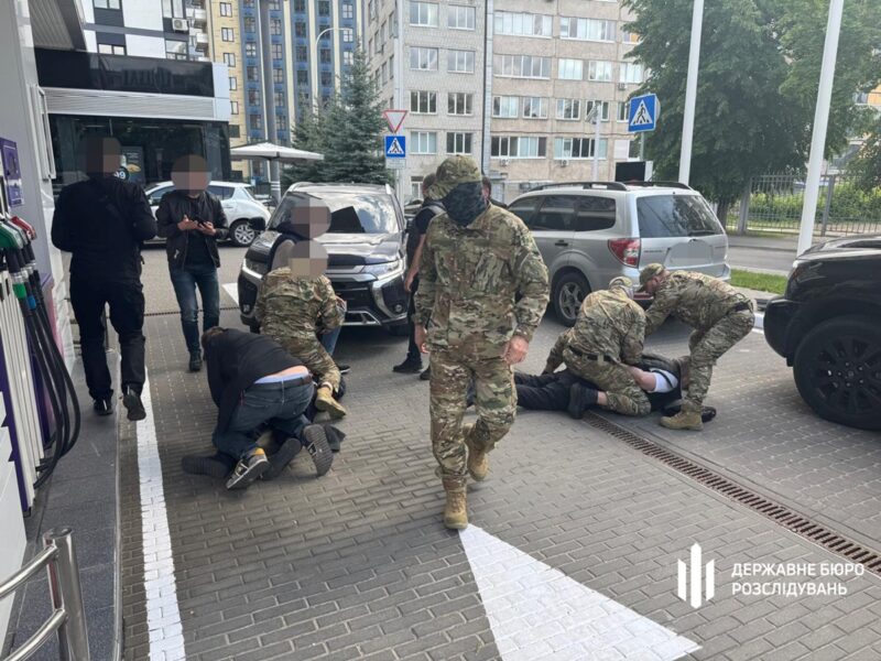 Військовий разом зі спільником переправляли ухилянтів за кордон