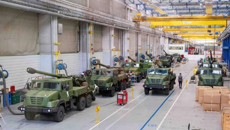 Всі виготовлені у 2025 році САУ CAESAR будуть передані Україні – Макрон