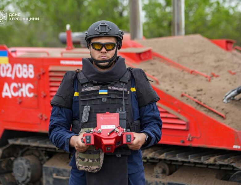 Сапери ДСНС продовжують розміновувати Херсонщину