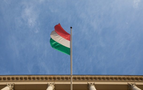 Євродепутати закликають ЄС заморозити усе фінансування Угорщини