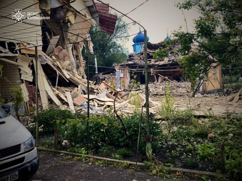 З’явилися кадри наслідків атаки дронів на Київщину