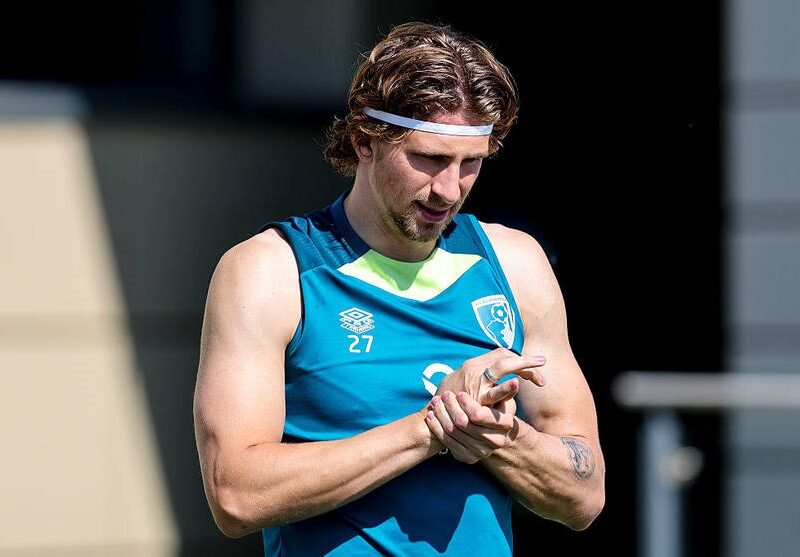 Забарний завершив сезон у символічній збірній туру АПЛ