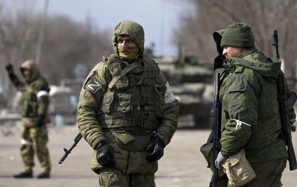 Закопували в землю: трьох солдат РФ засудили за знущання над цивільним