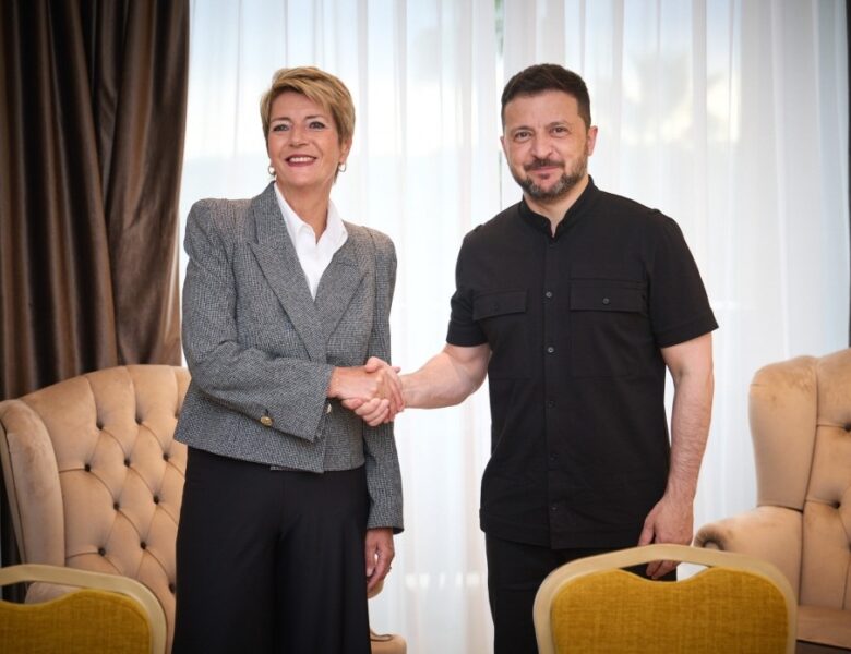 Зеленський обговорив з президенткою Швейцарії тиск на РФ